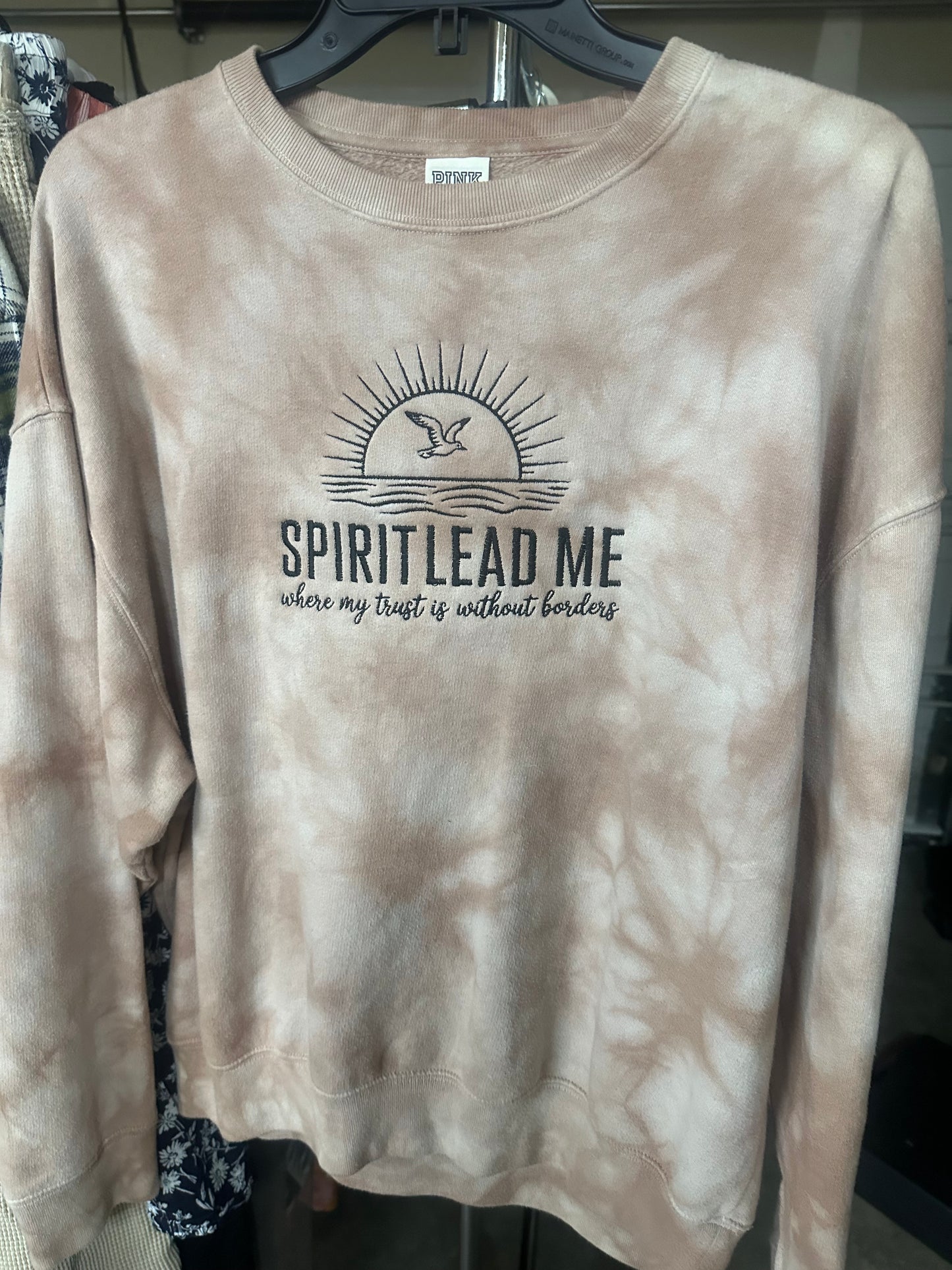 Simply Stitched Spirit Lead me crew. Size S.